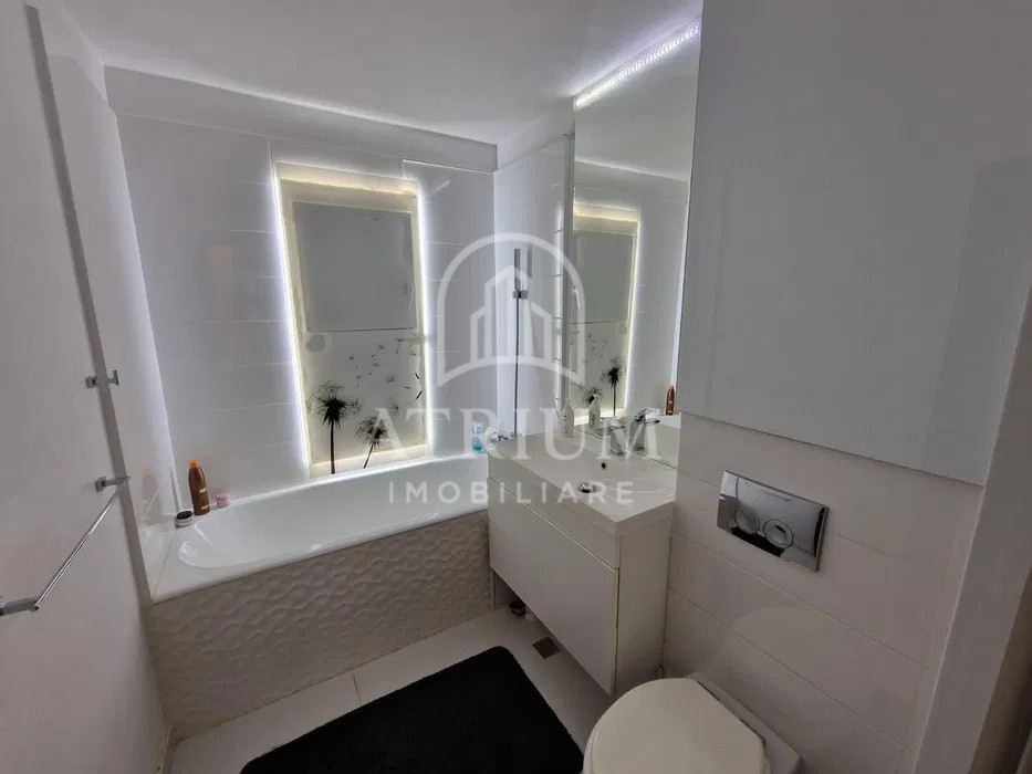 Închiriere apartament 3 camere decomandate, loc de parcare, zona Zorilor