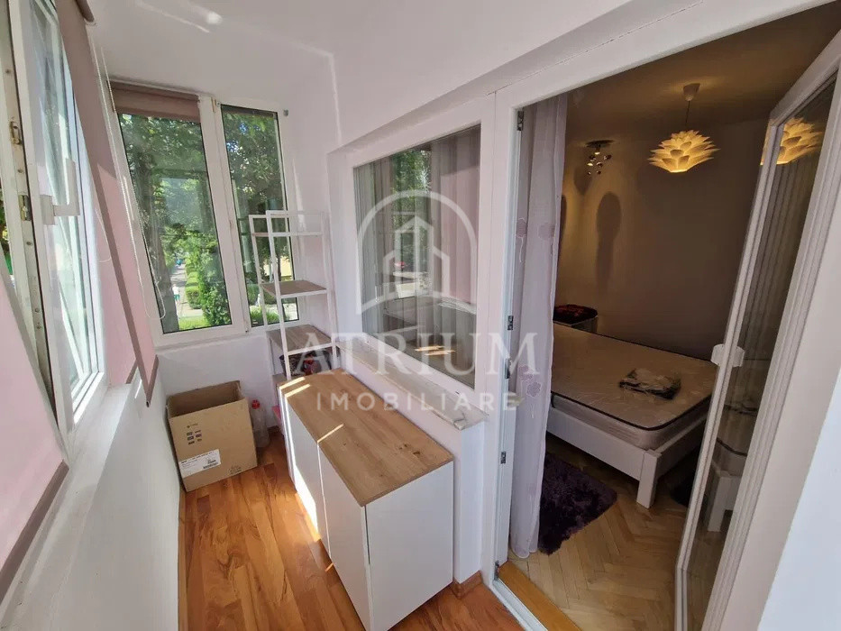 Închiriere apartament 3 camere decomandate, loc de parcare, zona Zorilor