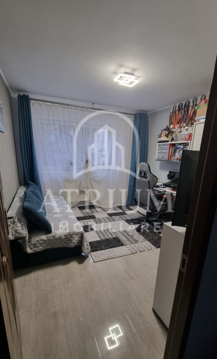 Apartament cu 3 camere decomandate , Bucium