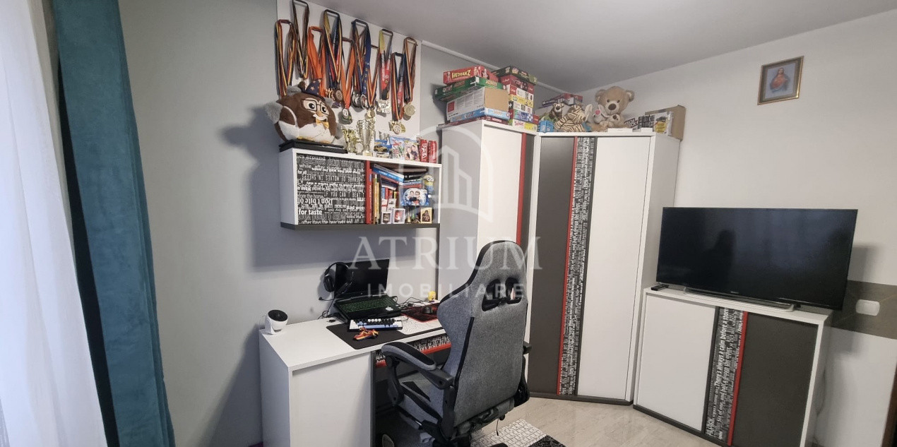 Apartament cu 3 camere decomandate , Bucium