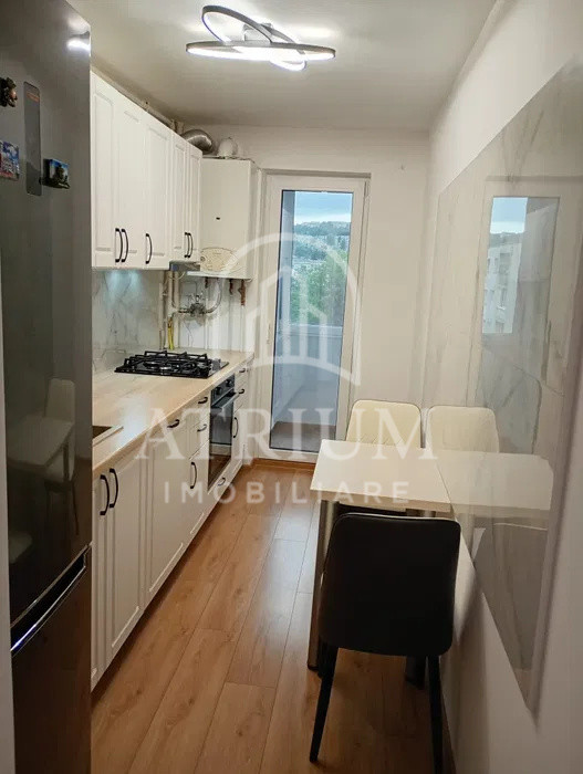 Apartament 3 camere, decomandat, 64mp, 2 balcoane, zona Manastur