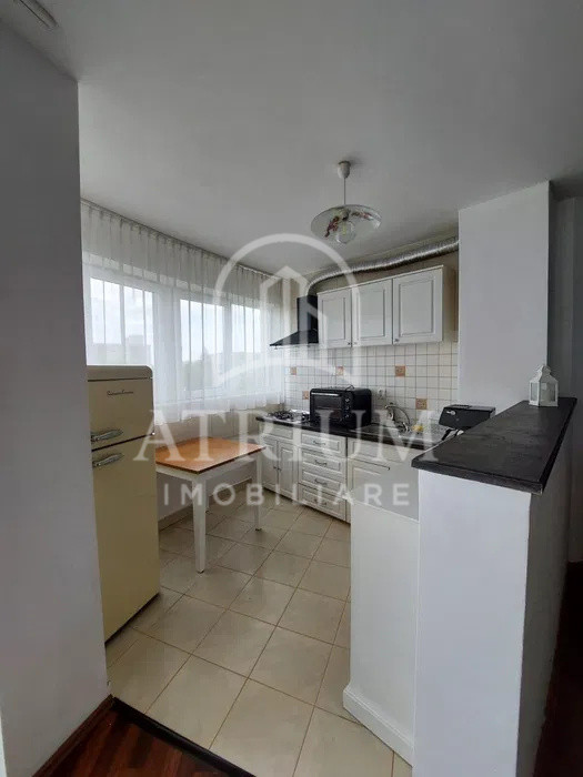 Apartament 2 camere, decomandat, 50mp, balcon, zona Zorilor