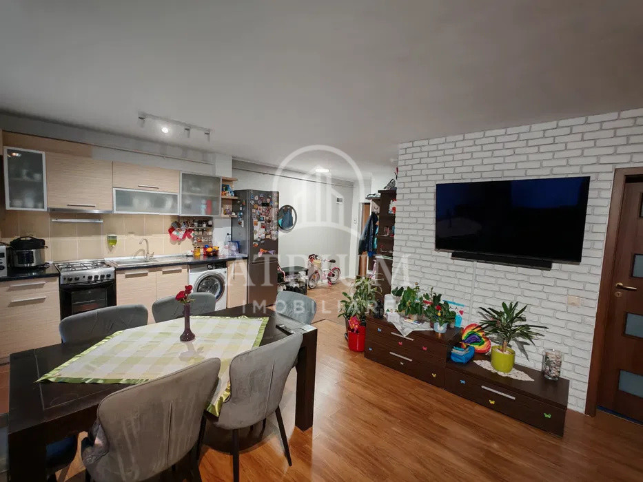 Apartament cu 3 camere, Floresti, Sesul de Sus