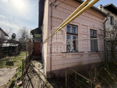 Casa individuală, 4 camere, teren si acces auto, zona Gheorgheni