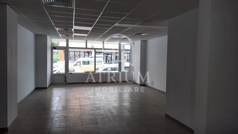 Spatiu comercial, 74 mp, vitrina, 2 grupuri sanitare, zona Zorilor
