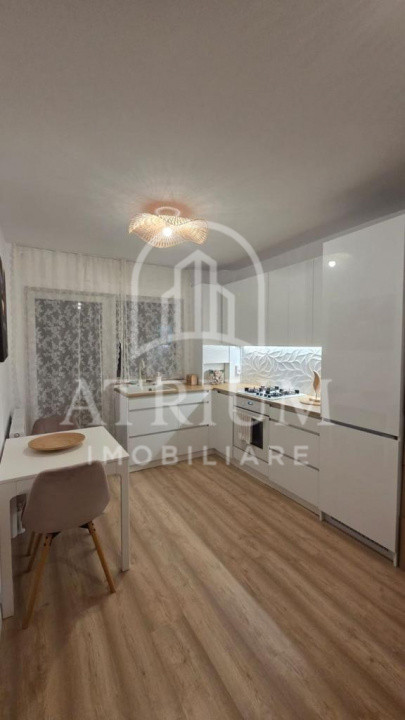 Apartament 2 camere, semidecomandat, 35mp, balcon, parcare, zona Florești