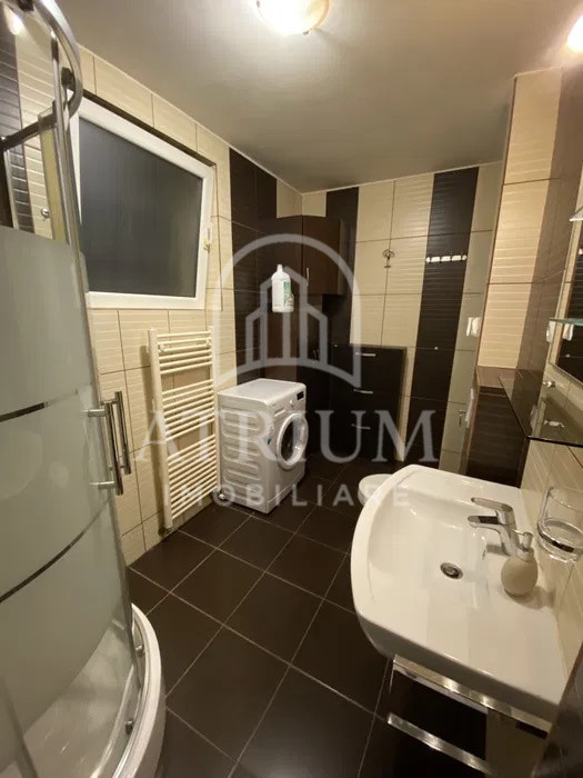 Apartament 3 camera, semidecomandat, 60mp, balcon, zona Buna Ziua