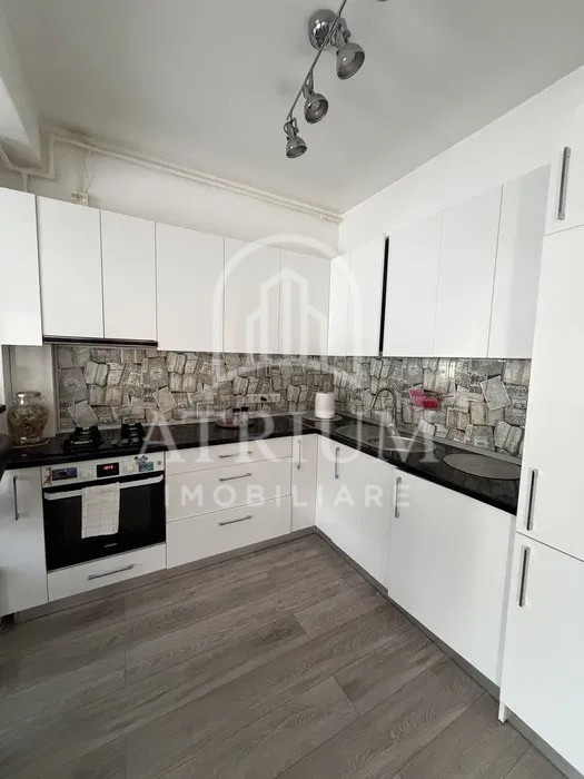 Apartament 2 camere, semidecomandat, 65mp, balcon, zona Europa