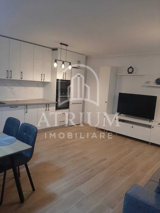 Apartament 2 camere, semidecomandat, 54mp, balcon, parcare subterana, zona Vivo