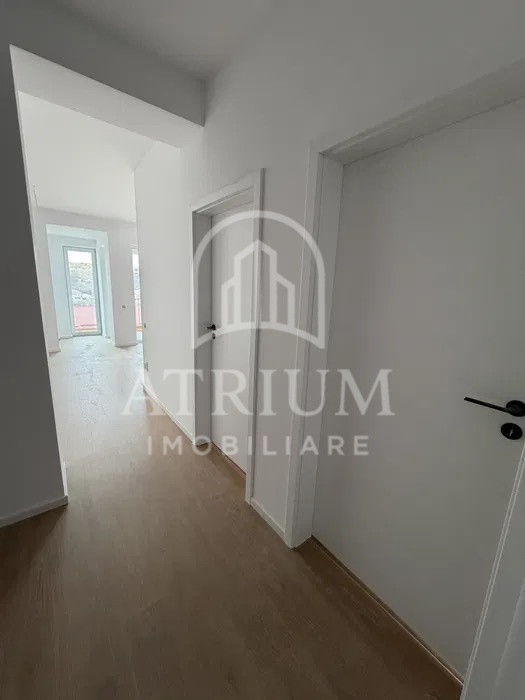 Apartament 3 camera, semidecomandat, 56mp, balcon, zona Restaurant Regal