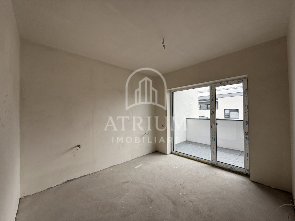 Apartament 3 camera, semidecomandat, 77,5mp, terasa 61mp, zona Restaurant Regal