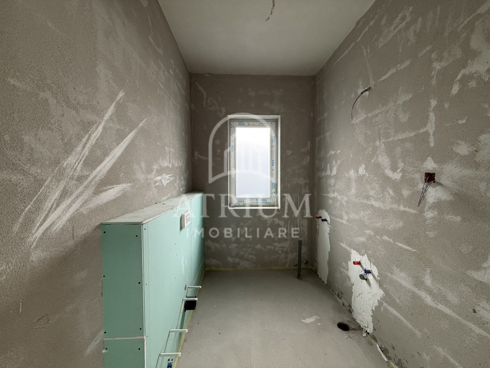 Apartament 3 camera, semidecomandat, 77,5mp, terasa 61mp, zona Restaurant Regal