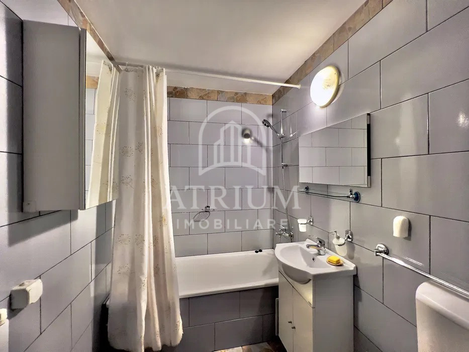 Apartament 2 camere, decomandat, 56mp, 2 balcoane, zona Zorilor 