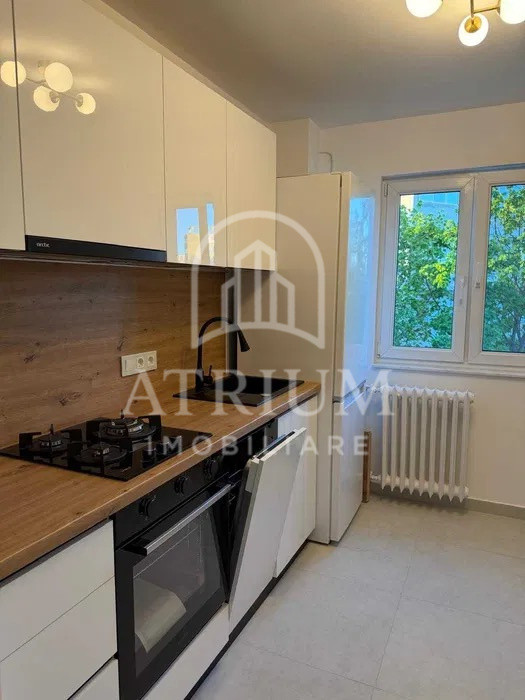 Apartament 2 camere, semidecomandat, 50mp, balcon, zona Gheorgheni 