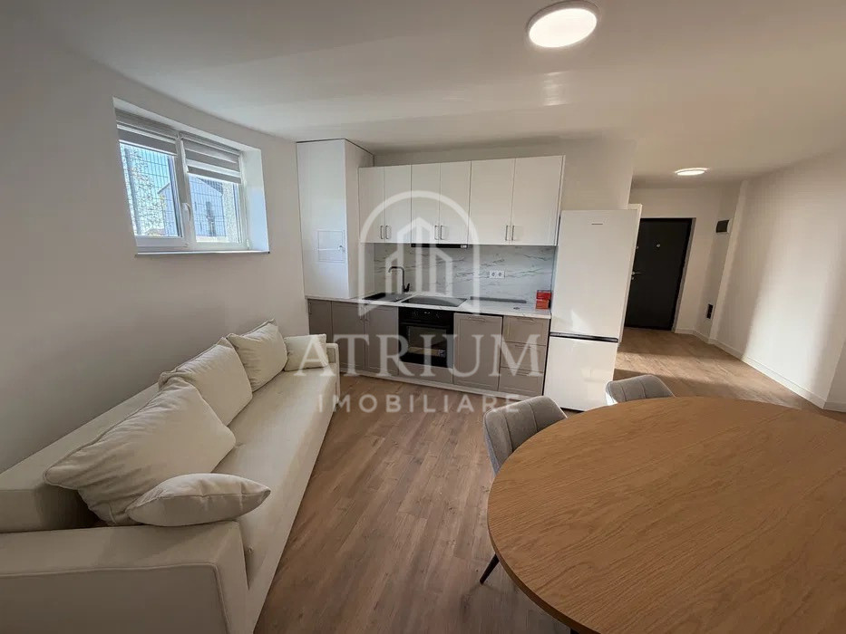 Apartament 2 camere, semidecomandat, 50mp, parcare, zona Europa 