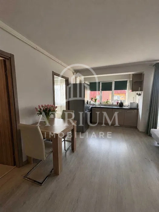 Apartament 2 camere, semidecomandat, 42mp, Logie, zona Intre lacuri 