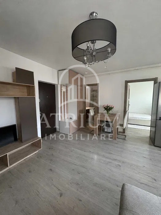 Apartament 2 camere, semidecomandat, 42mp, Logie, zona Intre lacuri 