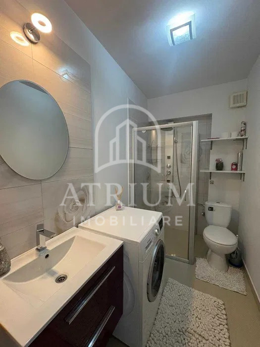 Apartament 2 camere, semidecomandat, 42mp, Logie, zona Intre lacuri 