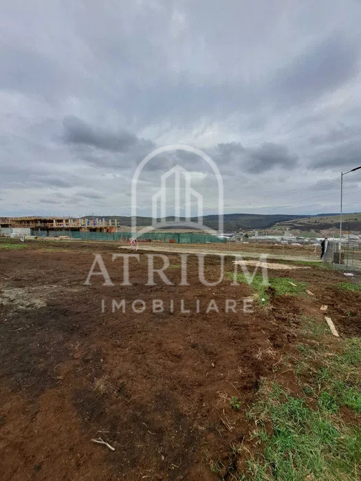 Teren suprafata de 600 mp cu puz si certificat de urbanism case si duplex Baciu 