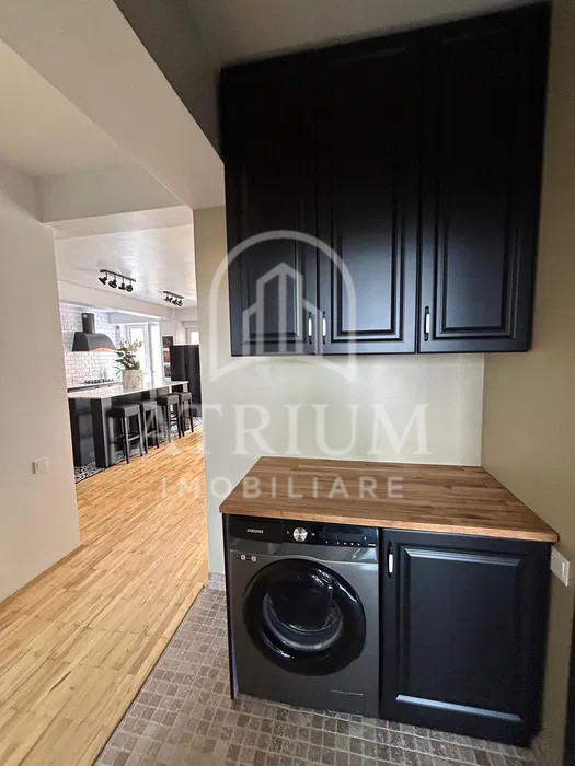 Apartament cu 3 camere de închiriat