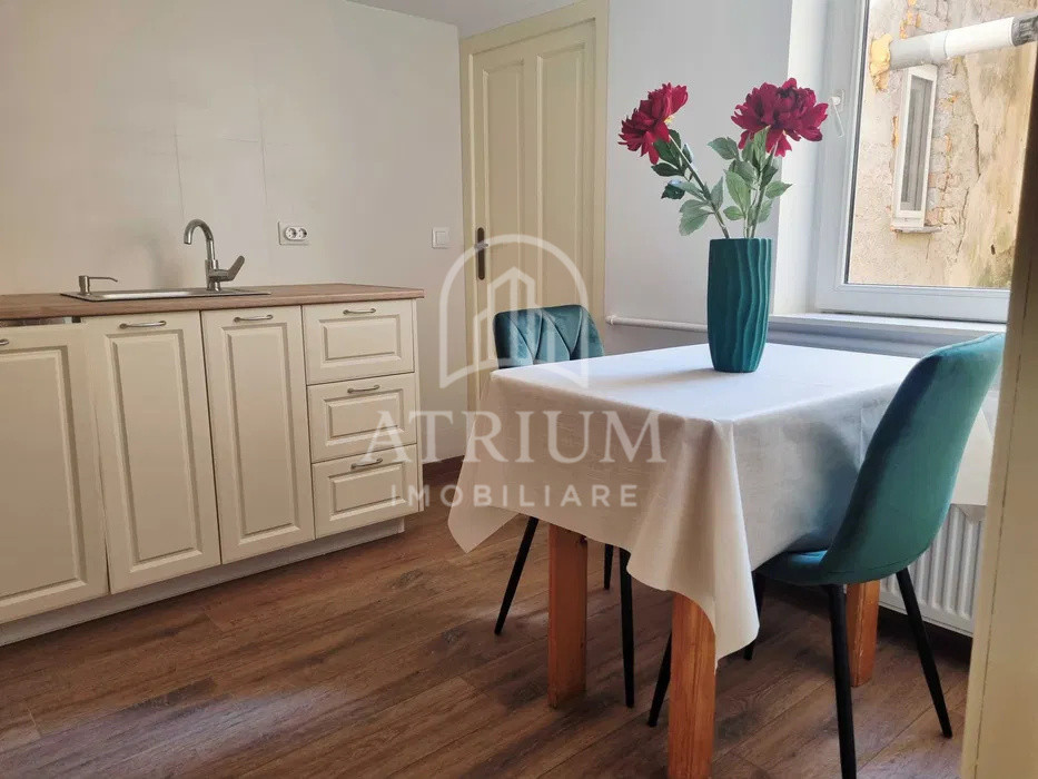 Apartament cu 3 camere ultracentral (langa Piata unirii) 