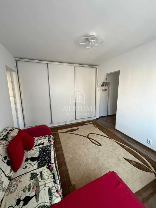 Apartament 3 camere la cheie, zona Manastur