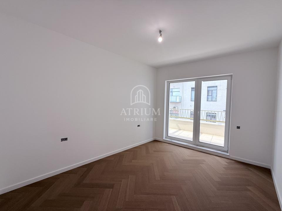 Apartament 4 camere bloc nou, 90,5 mp utili cu 22,5 terasa, zona Centrala 