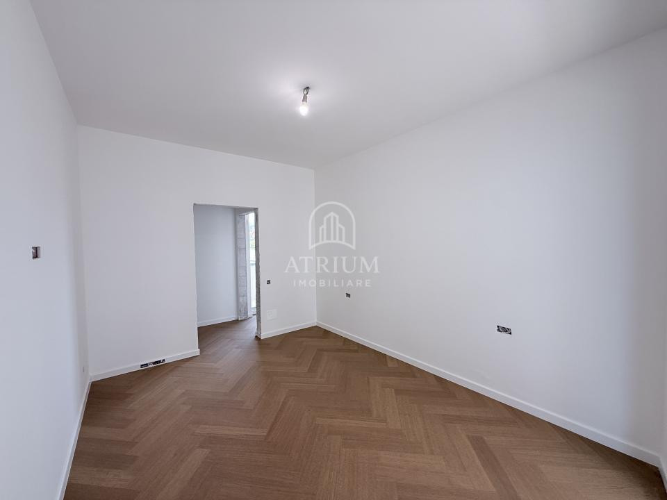 Apartament 4 camere bloc nou, 90,5 mp utili cu 22,5 terasa, zona Centrala 