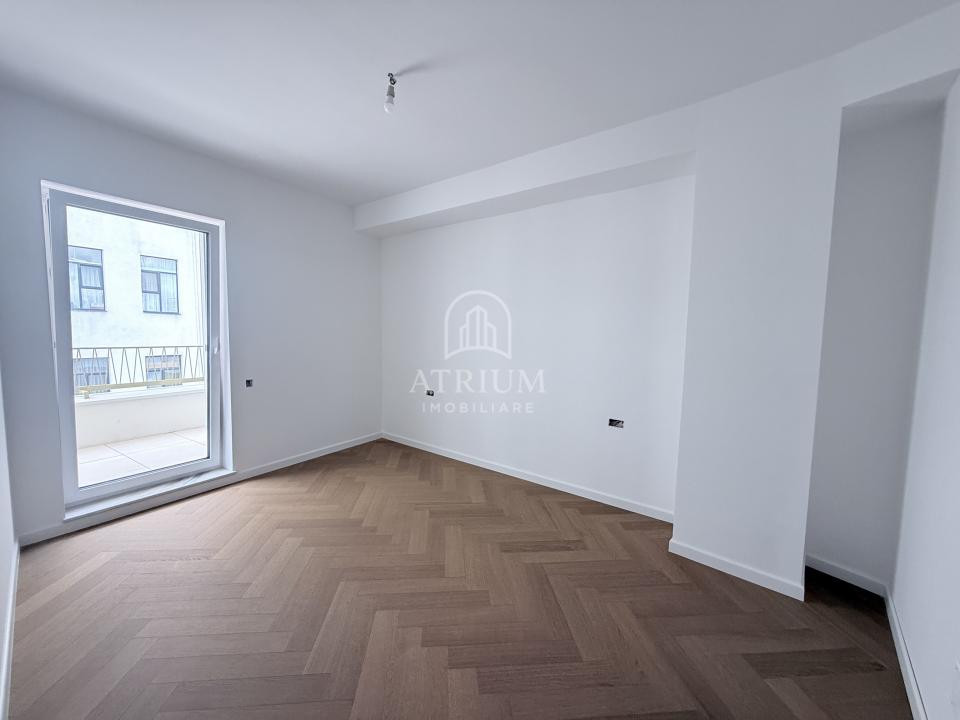 Apartament 4 camere bloc nou, 90,5 mp utili cu 22,5 terasa, zona Centrala 