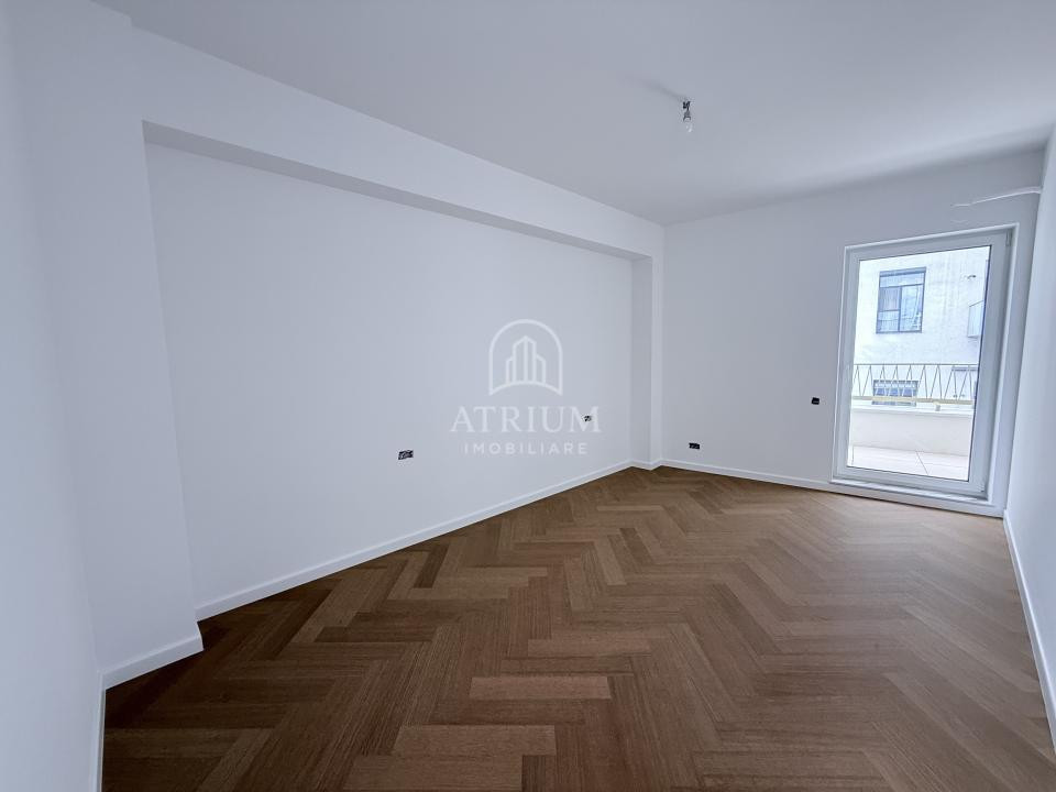 Apartament 4 camere bloc nou, 90,5 mp utili cu 22,5 terasa, zona Centrala 