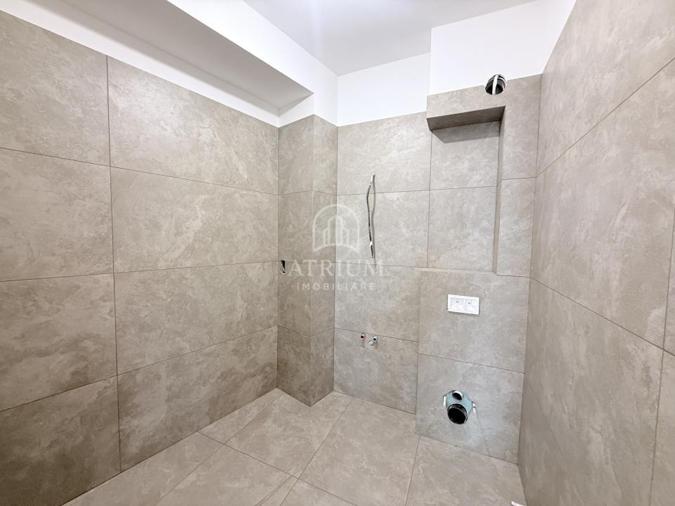 Apartament 4 camere bloc nou, 90,5 mp utili cu 22,5 terasa, zona Centrala 