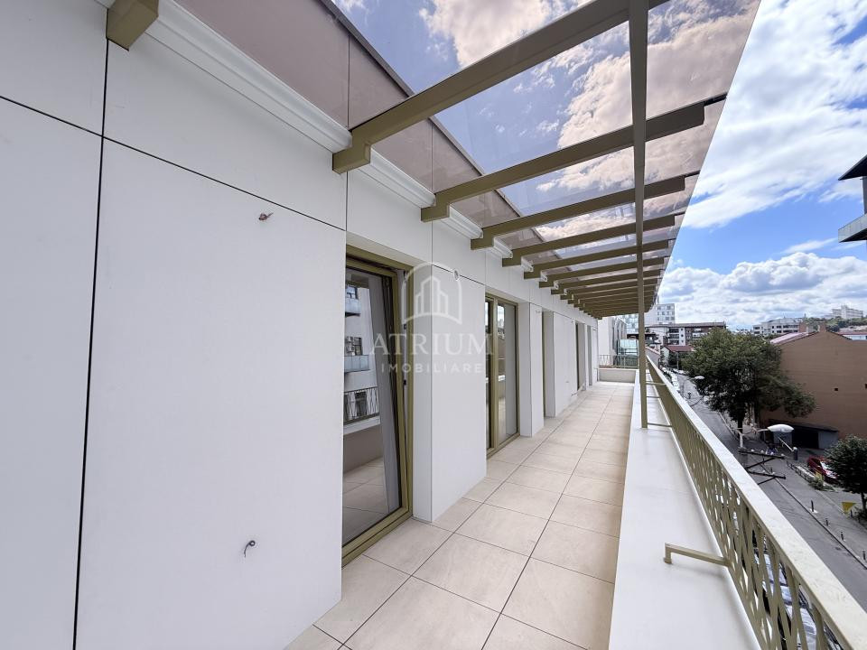 Apartament 4 camere bloc nou, 90,5 mp utili cu 22,5 terasa, zona Centrala 