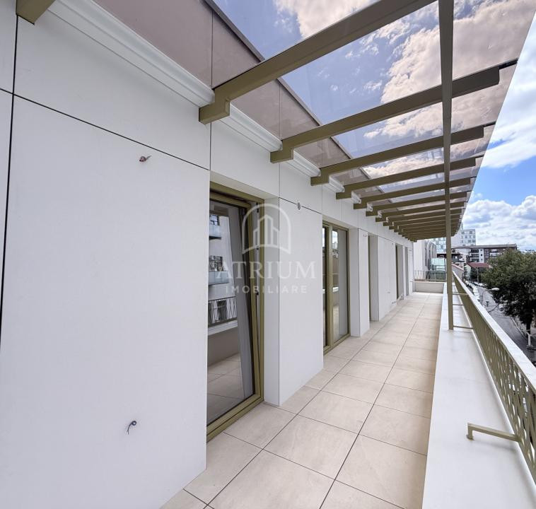 Apartament 4 camere bloc nou, 90,5 mp utili cu 22,5 terasa, zona Centrala 