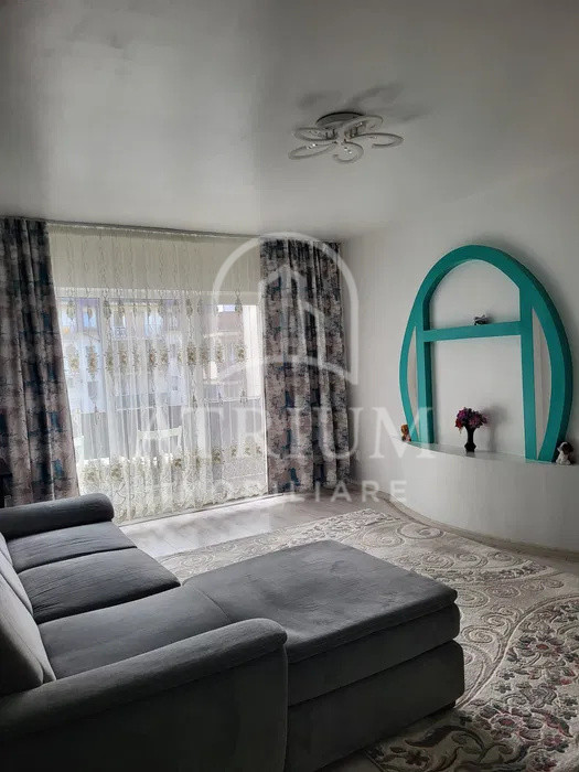 Apartament 2 camere decomandate suprafata de 61 mp Floresti 