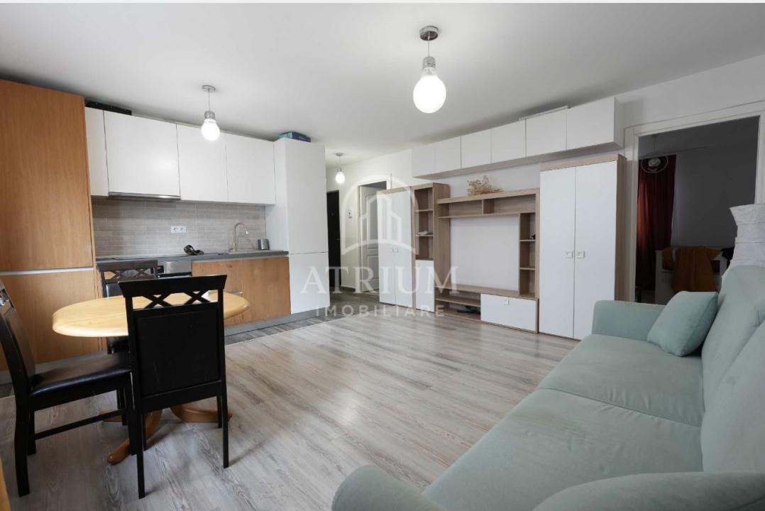 Apartament de 3 camere/vivo 